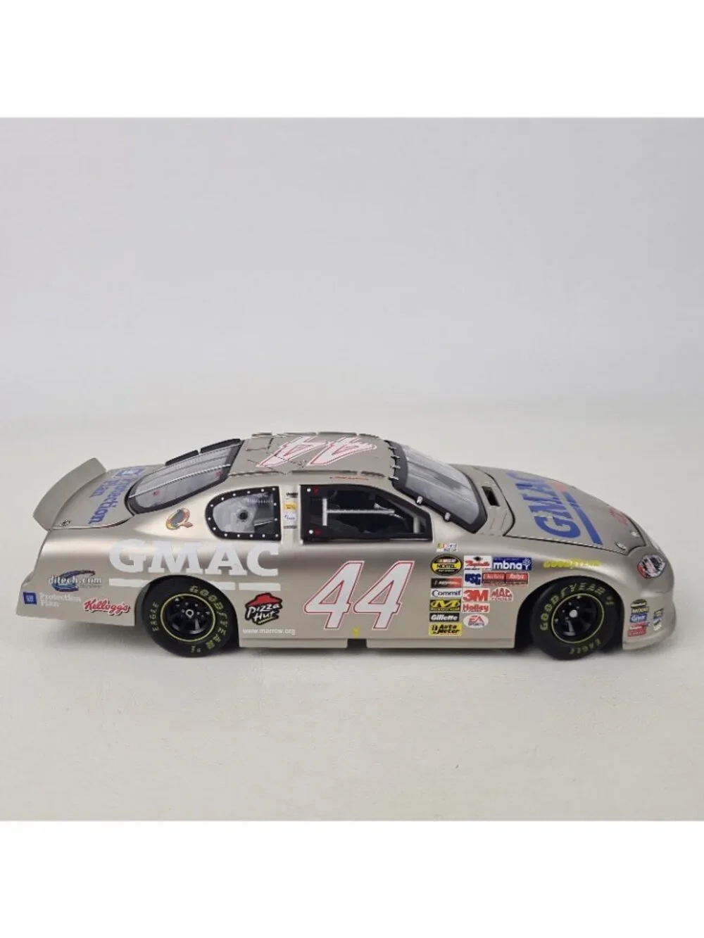 Team Caliber 1:24 Diecast GMAC Racing 2005 Monte Carlo #44 Terry Labonte E16